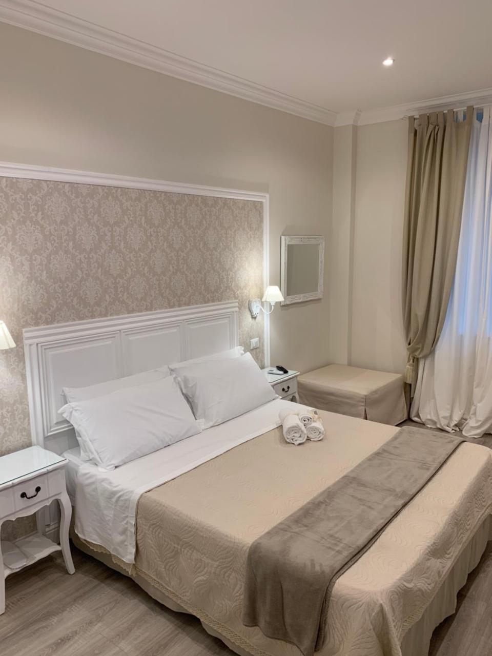 Charme & Chic Bed & Breakfast Rome