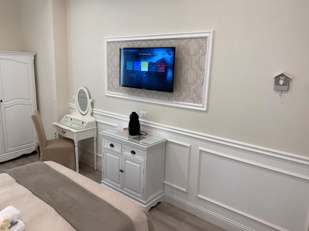 Charme & Chic Bed & Breakfast Rome
